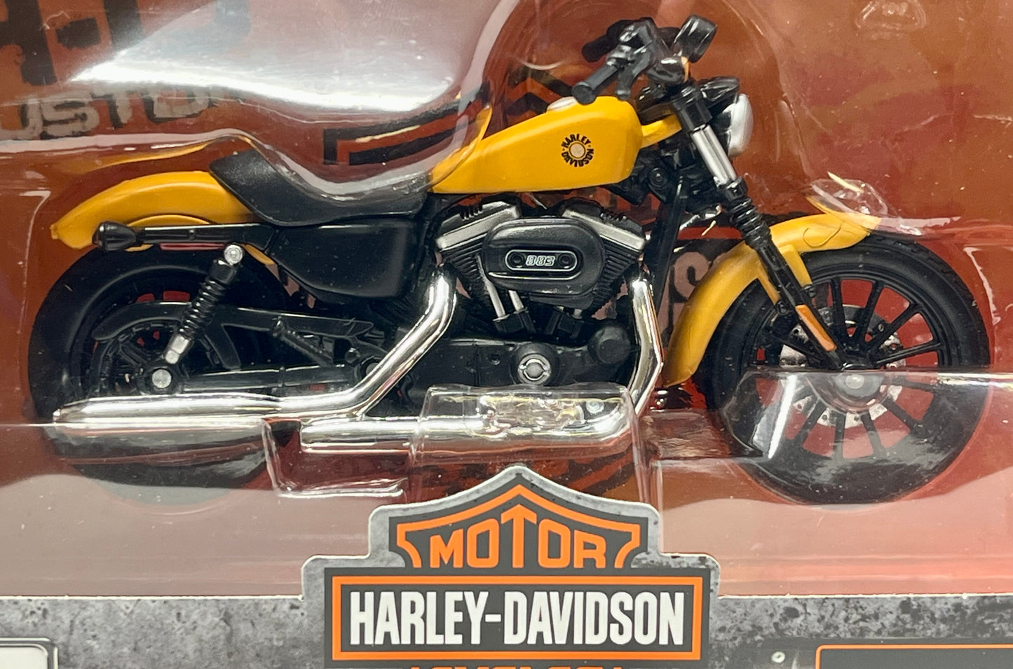 Maisto 1:18 Harley Davidson Motorcycles Series 39 2014 Sportster Iron 883