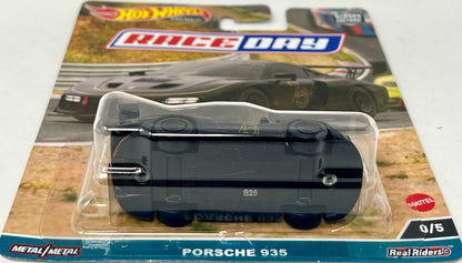 Hot Wheels 2022 Premium Car Culture Race Day 0/5 CHASE Porsche 935 Black