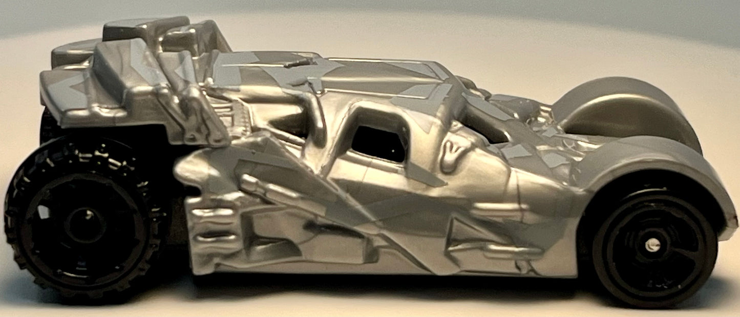 Hot Wheels The Dark Knight Batmobile (Gray) 2/5