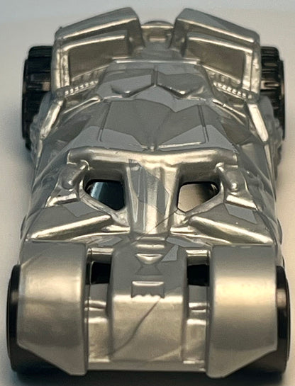 Hot Wheels The Dark Knight Batmobile (Gray) 2/5