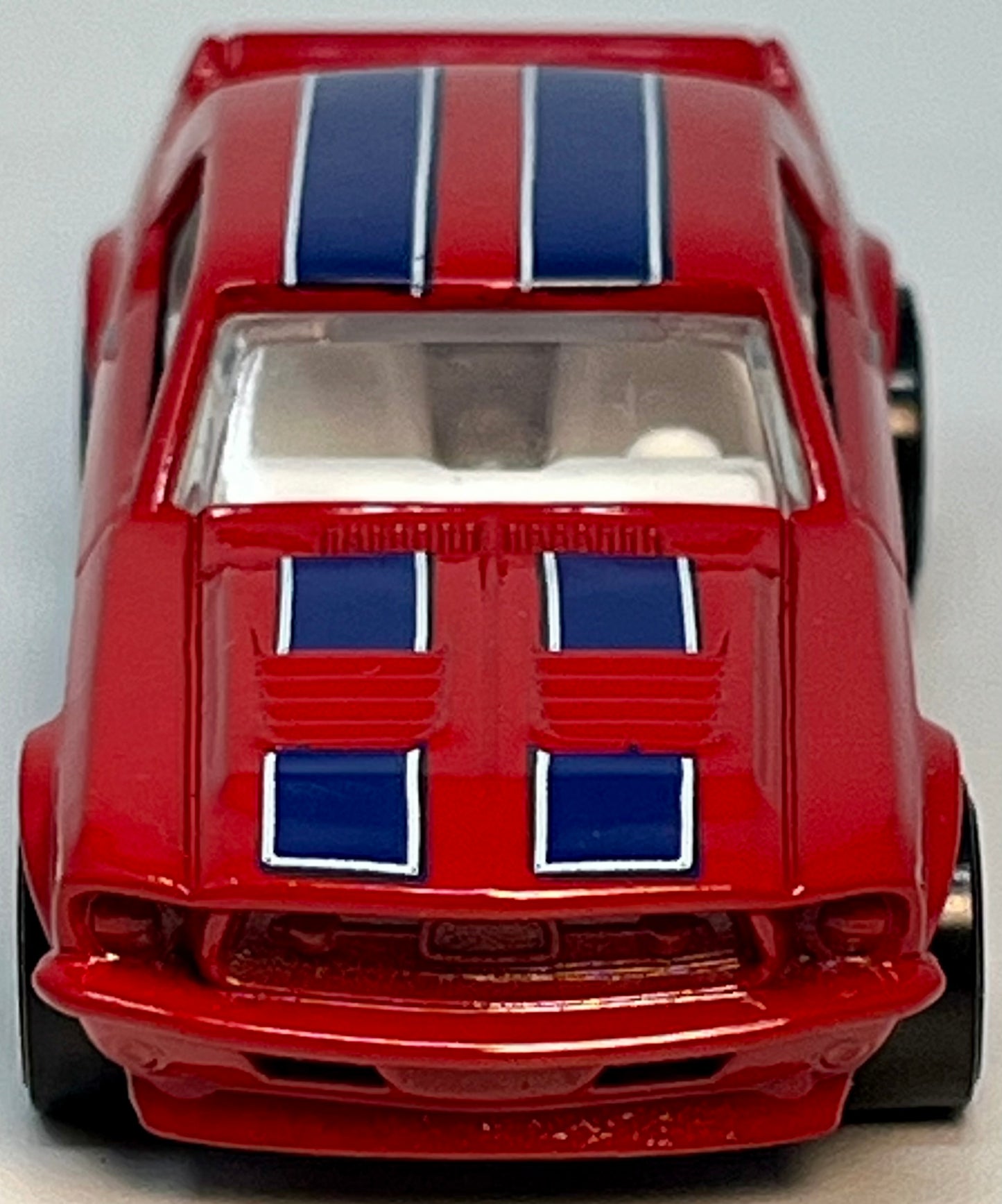 Hot Wheels 1967 Ford Mustang Coupe 4/8