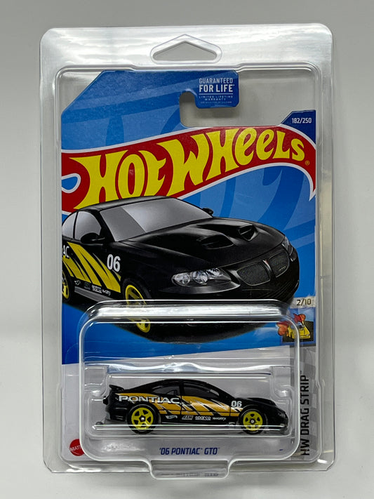 Hot Wheels '06 Pontiac GTO (Black) Drag Strip with Protector