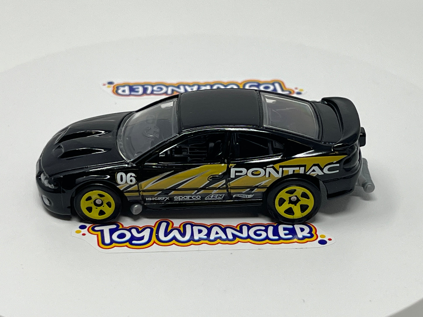 Hot Wheels '06 Pontiac GTO (Black) Drag Strip with Protector