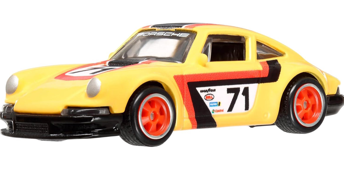 Hot Wheels Premium Car Culture Circuit Legends Toy Vehicle, 1:64 Scale Die-Cast '71 Porsche 911 for Collectors, Real Riders Tires, Metal/Metal Chassis