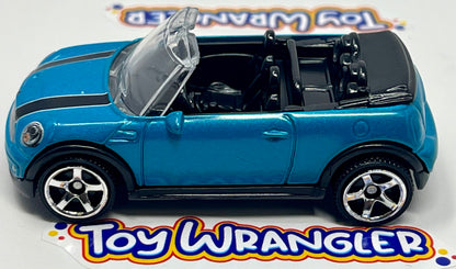 Matchbox 3 Pack 2010 Mini Cabrio 2003 Mini Cooper S 2011 Mini Countryman