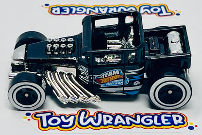 Hot Wheels Black Bone Shaker 60/250 HW Dream Garage 3/5 “