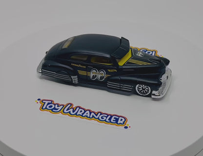 Hot Wheels '47 Chevy Fleetline with Protector