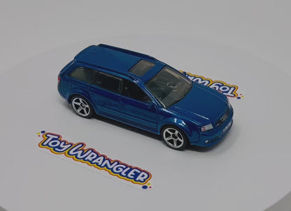 Matchbox '02 Audi RS 6 Avant (Blue) with Protector