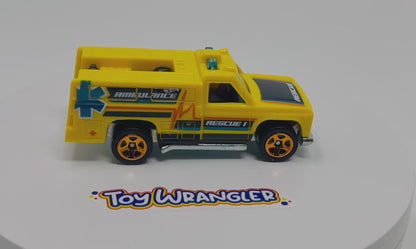 Hot Wheels - HW Rapid Responder Rescue 1 (Yellow) with Protector